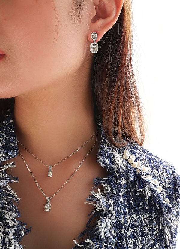 สร้อยคอพร้อมจี้เพชรเซอร์ GIA