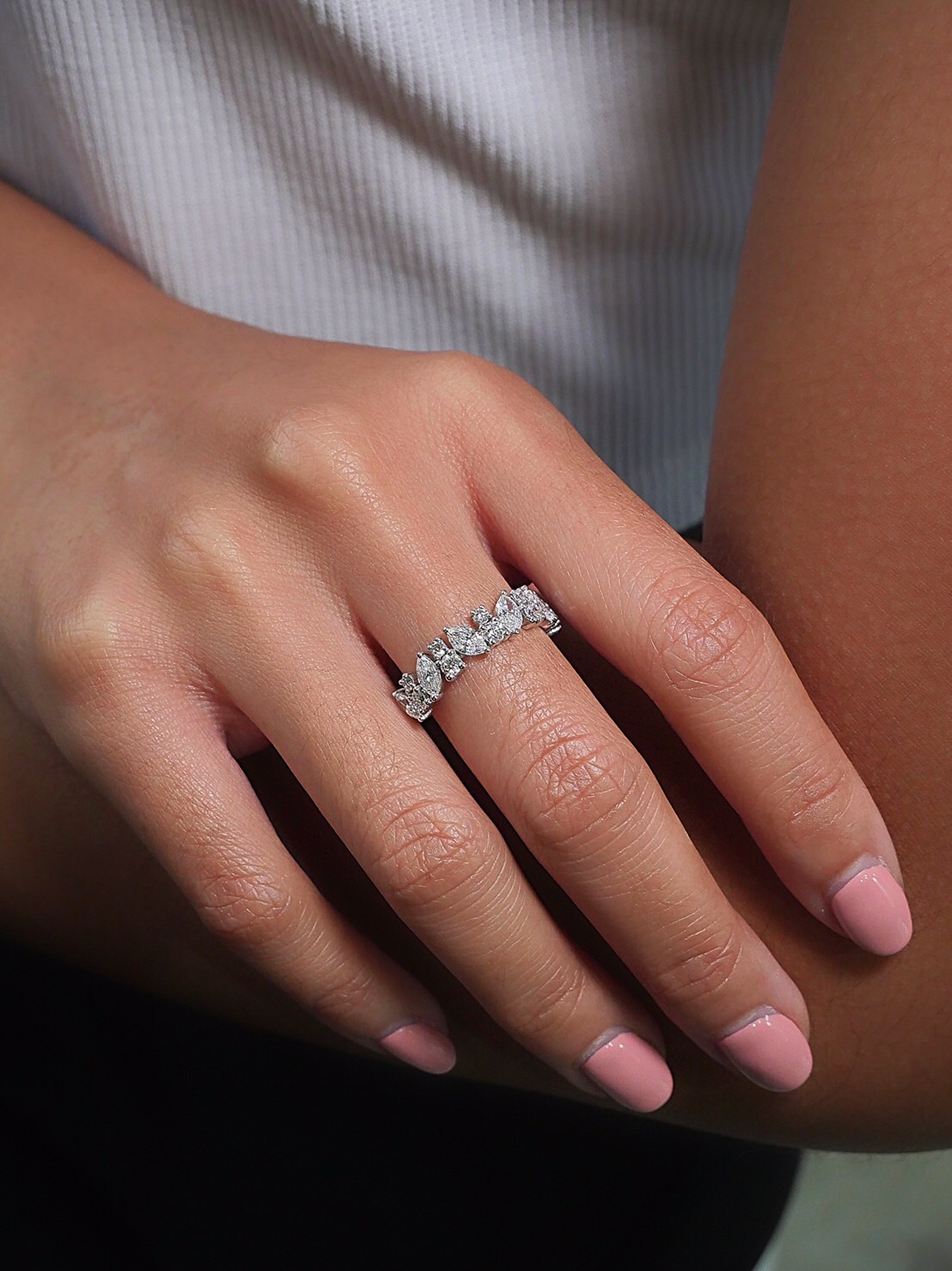แหวนรุ่น Signature  Vela Diamond Fancy Mix