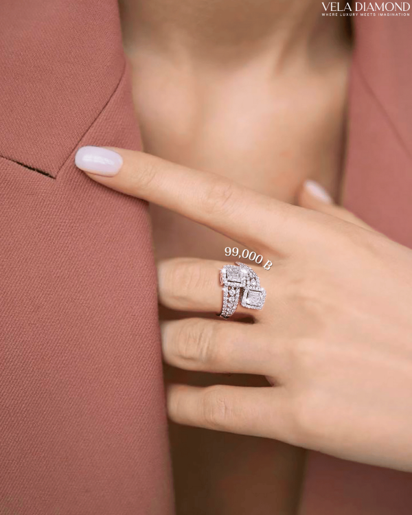 แหวนVela Emerald Cut Crossover Diamond Ring - Image 3