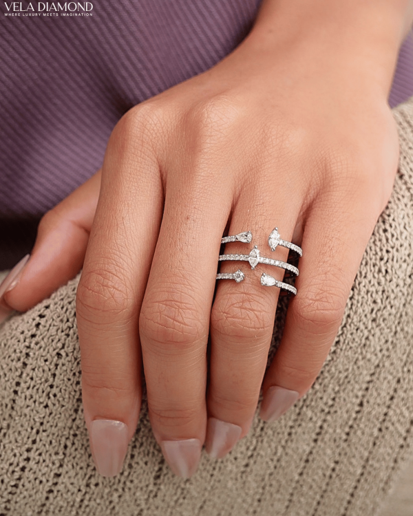 แหวนเพชร Marquise & Pear Flowing Diamond Ring - Image 3