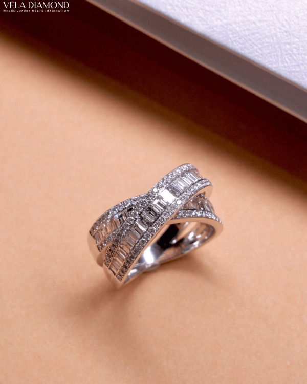 Vela Interlocking Circles Ring 2.29 ct.