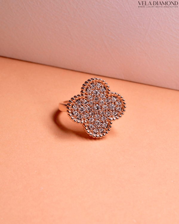 แหวน Clover Bloom Diamond Ring – Pink Gold