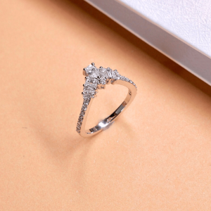 แหวนVela Crown Diamond Ring