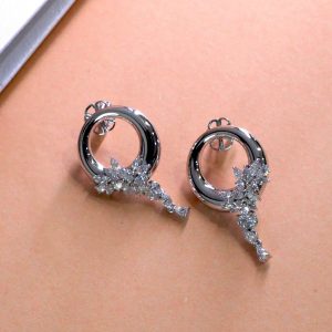 ต่างหูเพชร Vela Petal Flow Earrings