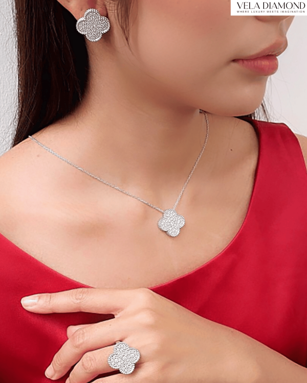 สร้อยคอ Vela Clover Diamond Necklace - Image 2