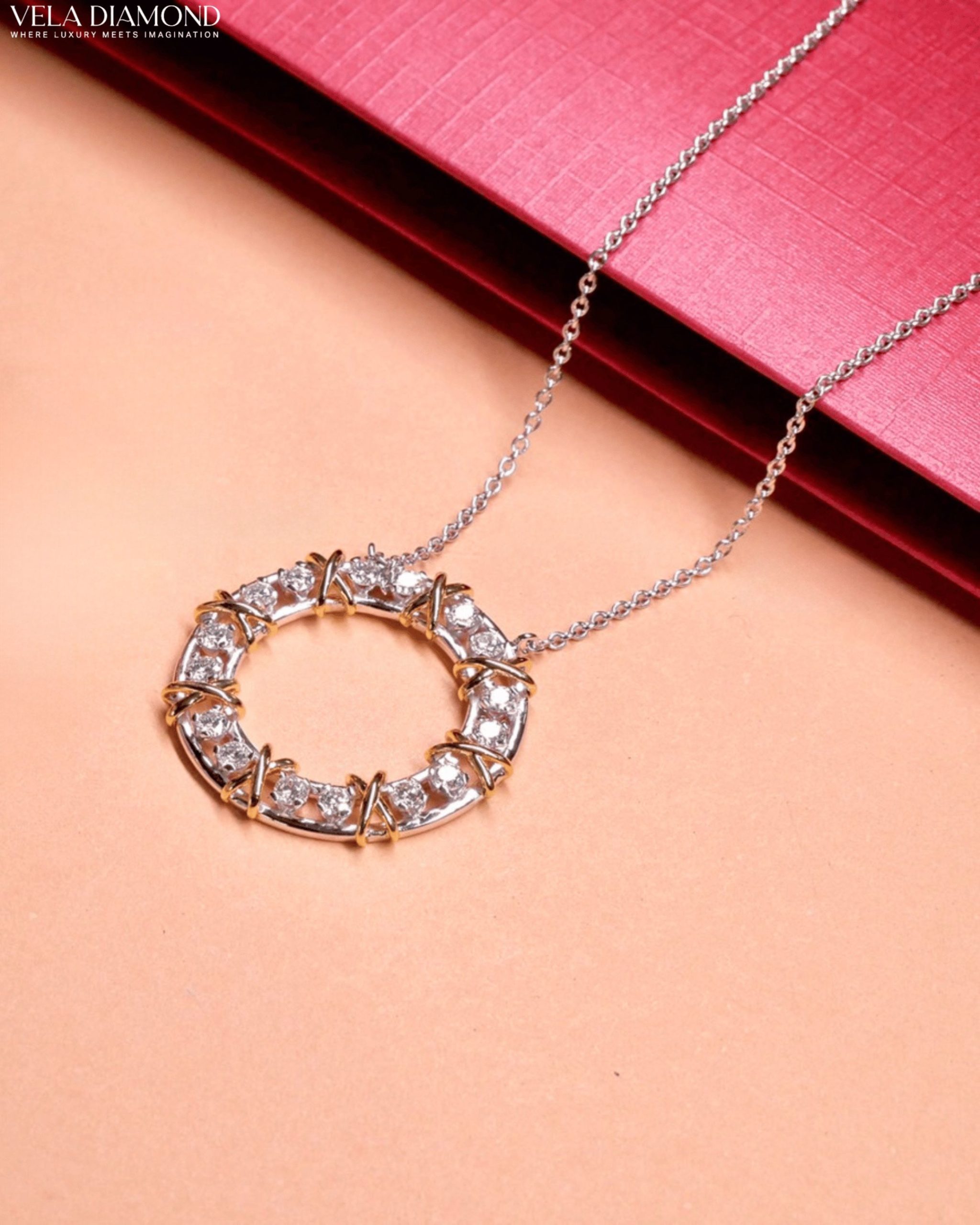 สร้อยคอจี้เพชร Eternal Circle Pendant