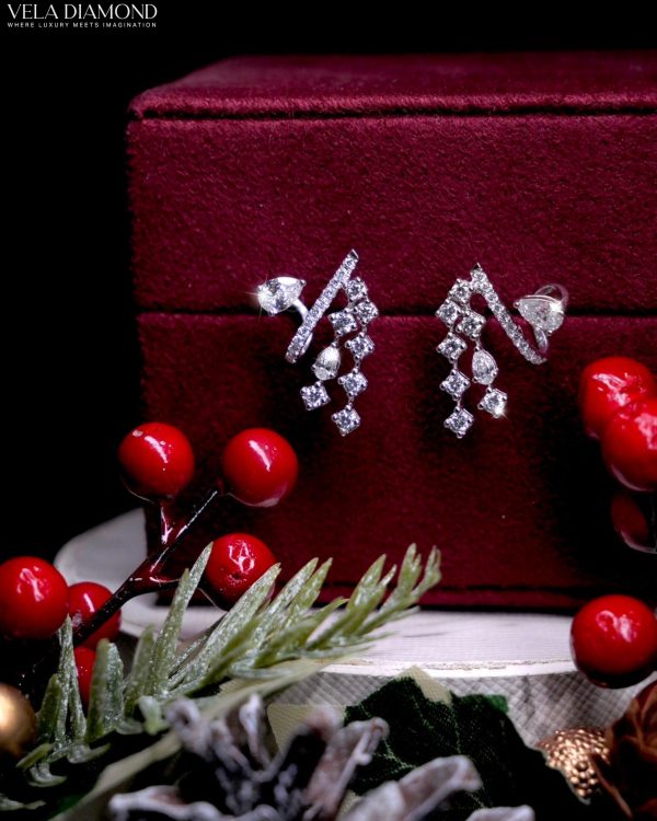 ต่างหูเพชร Vela Dewlight Earrings