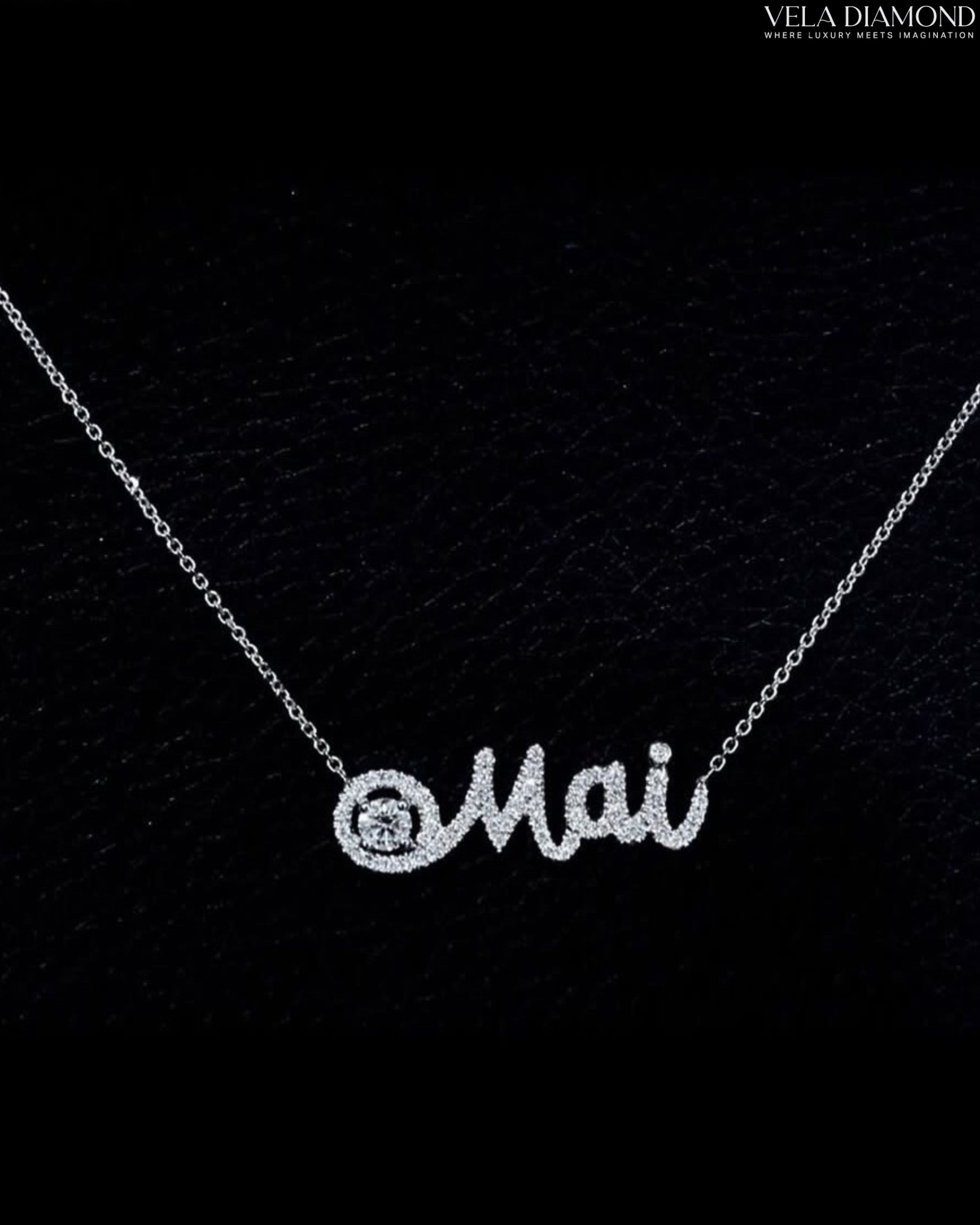 สร้อยคอพร้อมจี้เพชรตัวอักษร Custom Initial Diamond Necklace