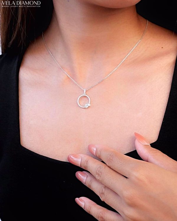 สร้อยคอจี้เพชร Oval Sparkle Pendant - Image 3