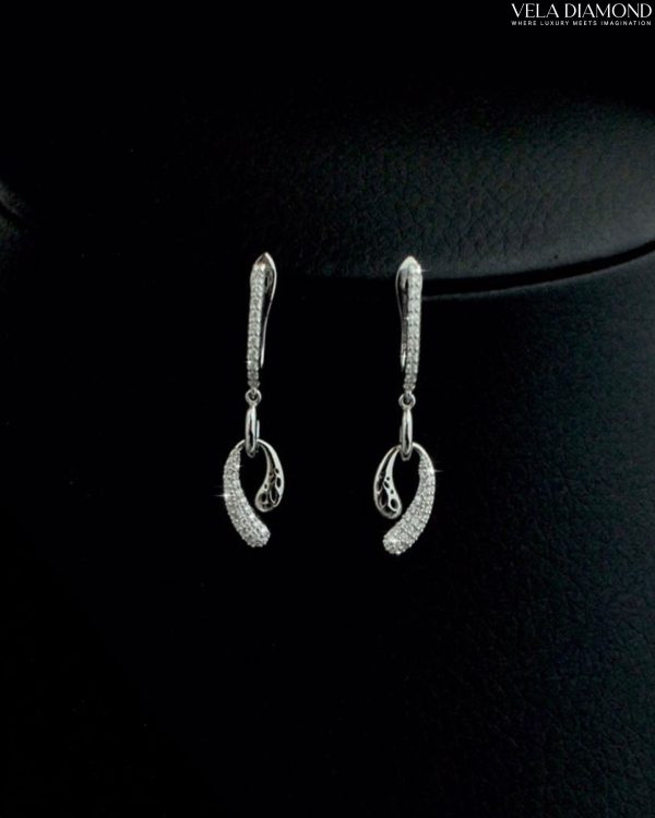 ต่างหูเพชร Curve Drop Earrings