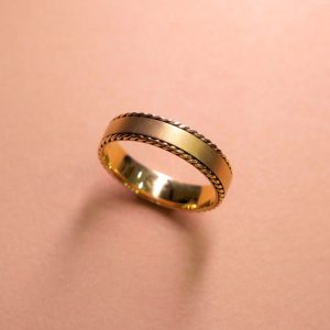 แหวนเกลี้ยง 18K Yellow Gold Braided Band