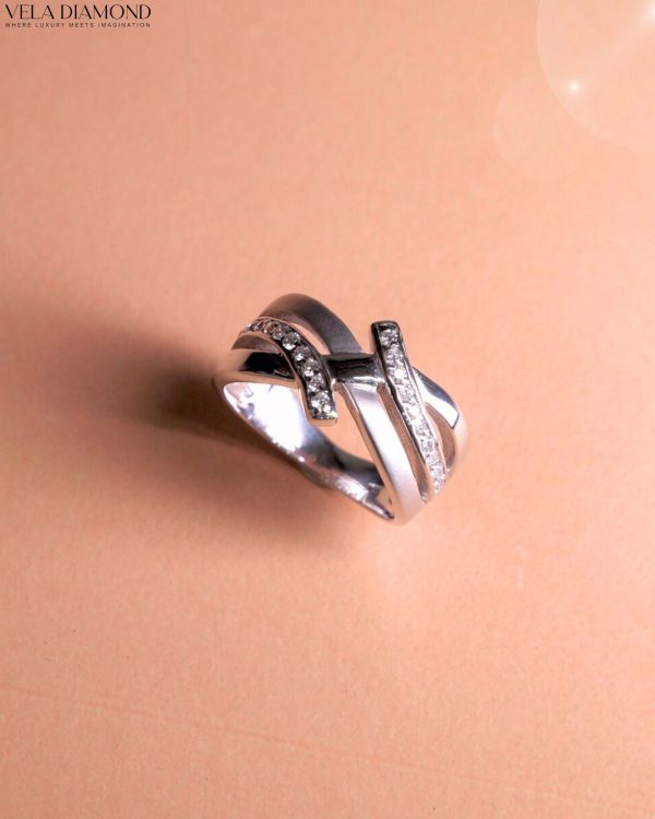 Vela Diamond Curve Cross Band