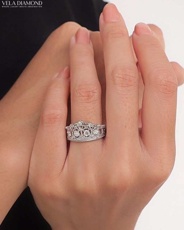 แหวนเพชร Crown Lace Diamond Ring - Image 2