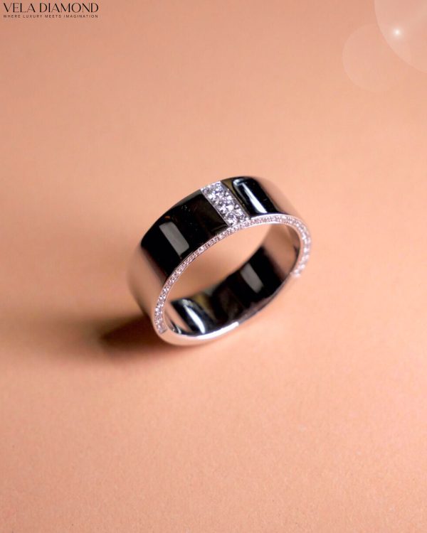 แหวนเพชร The Vertical Spark Ring