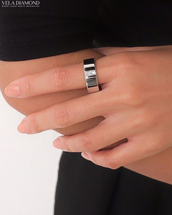 แหวนเพชร The Vertical Spark Ring - Image 2