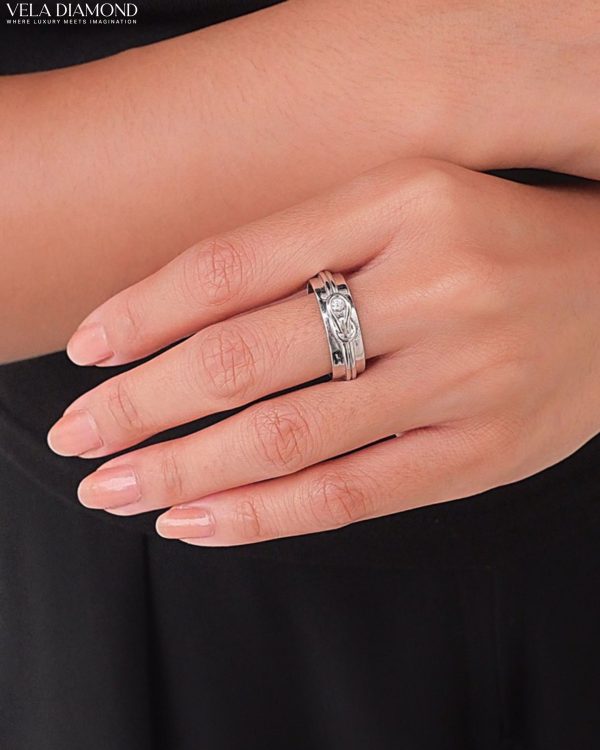 แหวนเพชร Modern Touch Ring - Image 2
