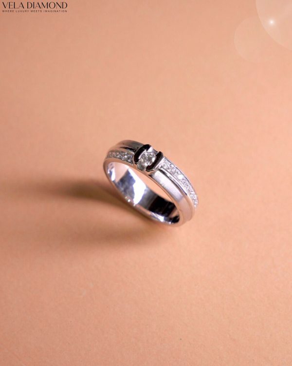แหวนเพชร Timeless Side-Set Diamond Ring