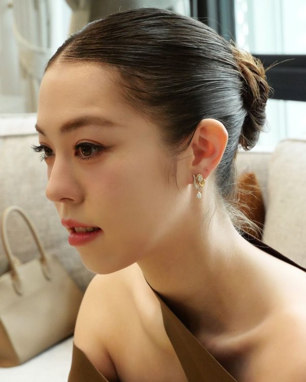 ต่างหูเพชร Adorn Two-Tone Short Drop Earrings — Adorn Collection - Image 2
