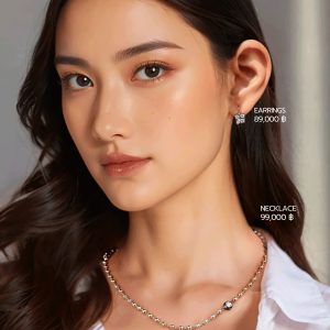 ต่างหูเพชร Vela Noir & Blanc — Casual Look