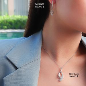 ต่างหูเพชร Curve Drop Earrings — Working Look
