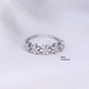 Vela Flower Diamond Ring 0.52 ct