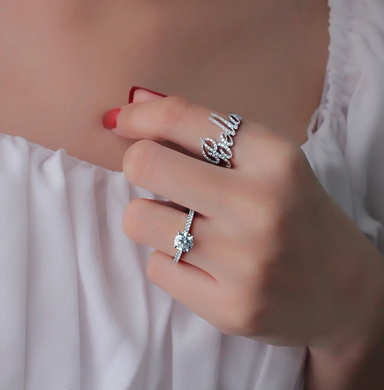 แหวนเพชรตัวอักษร